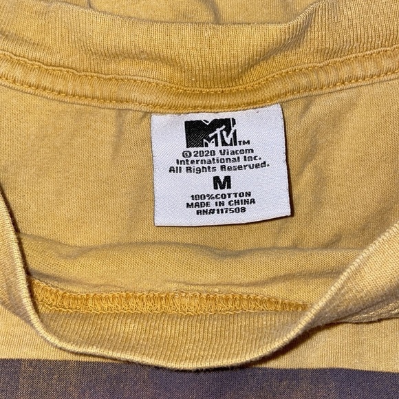 MTV yellow mtv graphic vintage cropped long sleeve shirt in women’s medium - Picture 7 of 7